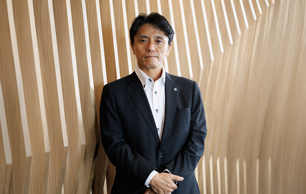 代表取締役社長　野津 健市